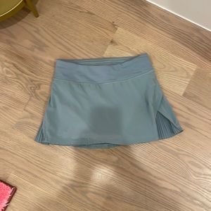 lululemon play off the pleats skirt blue cast size 4
